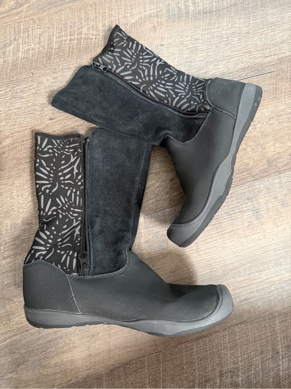 KEEN Magalia Tall Boot Black Floral Waterproof Sz 5Y